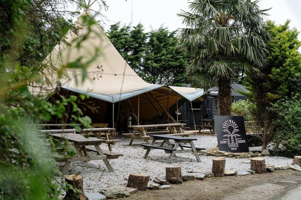 Honeycomb Lodge - Holiday Home 5 Min From Padstow Exterior photo