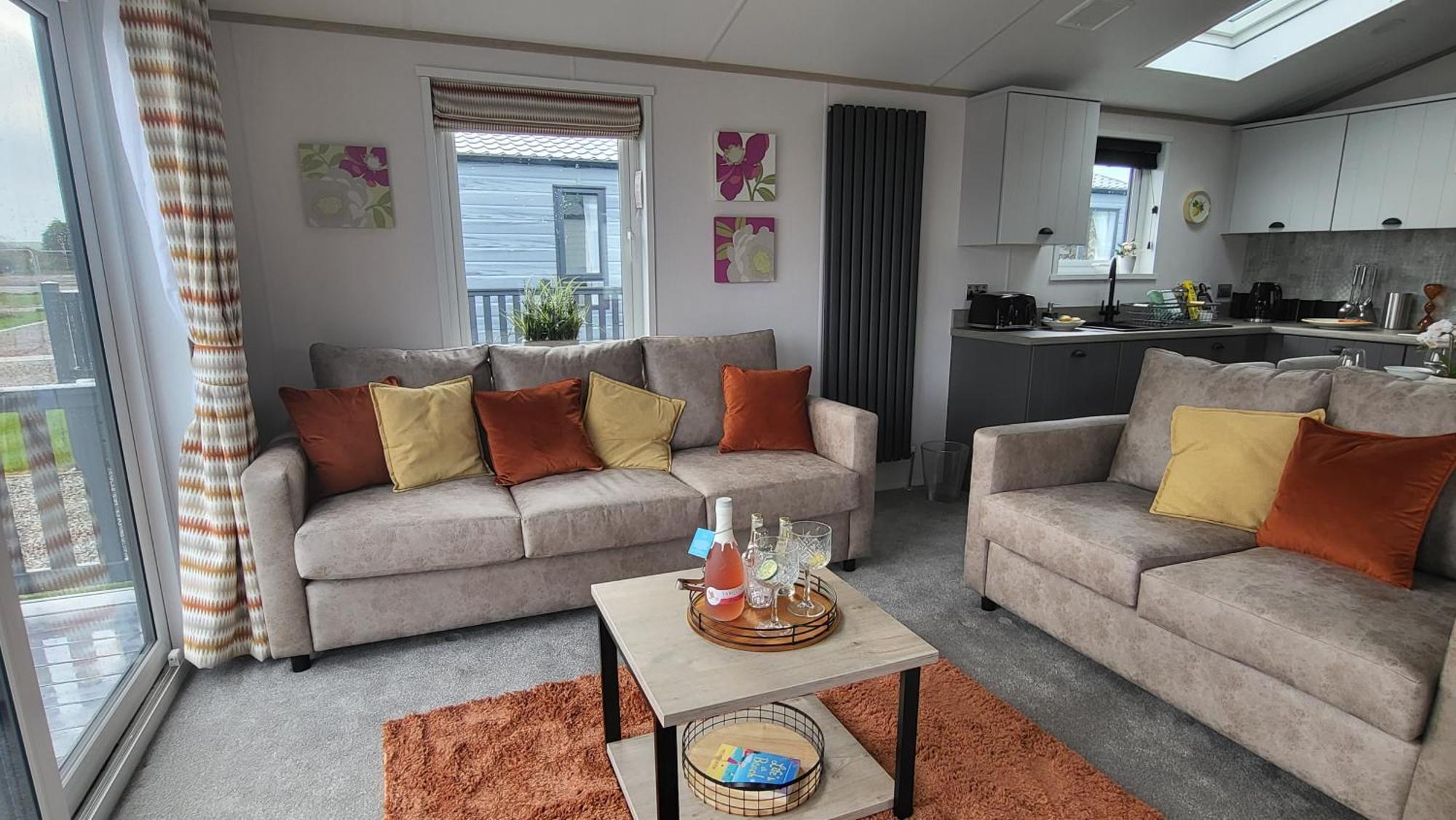 Honeycomb Lodge - Holiday Home 5 Min From Padstow Exterior photo